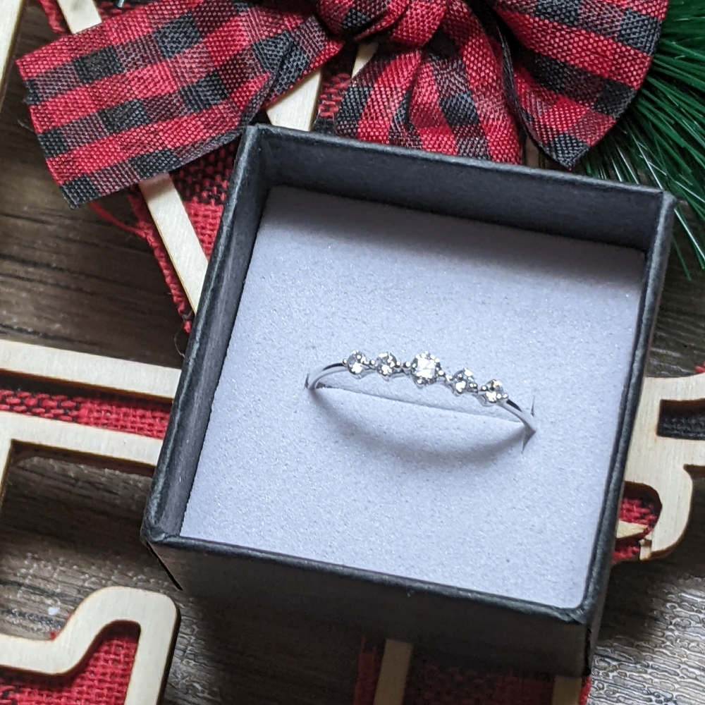 Silver Sparkling Ring - Picture 3 of 3